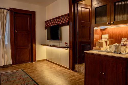 The Maya Manor Boutique Hotel - Tap to explore photos