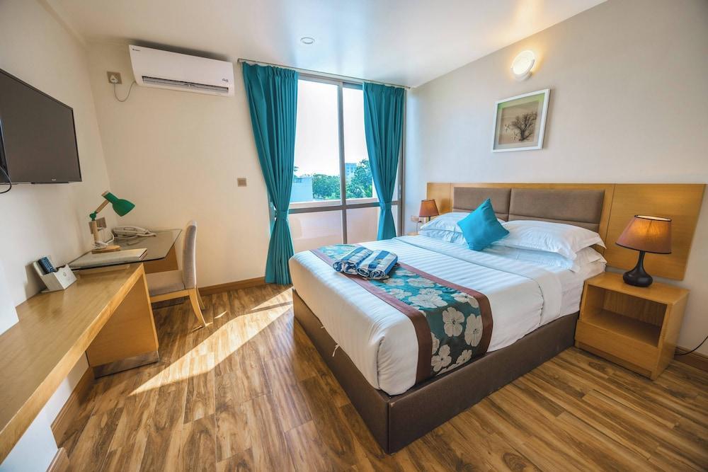 Season Paradise Hotel Maldives Room Type - Island View Room