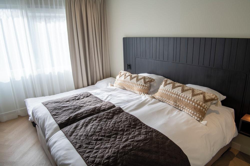Boutique Hotel Herbergh Amsterdam Airport Room Type - Deluxe Triple Room, Multiple Beds