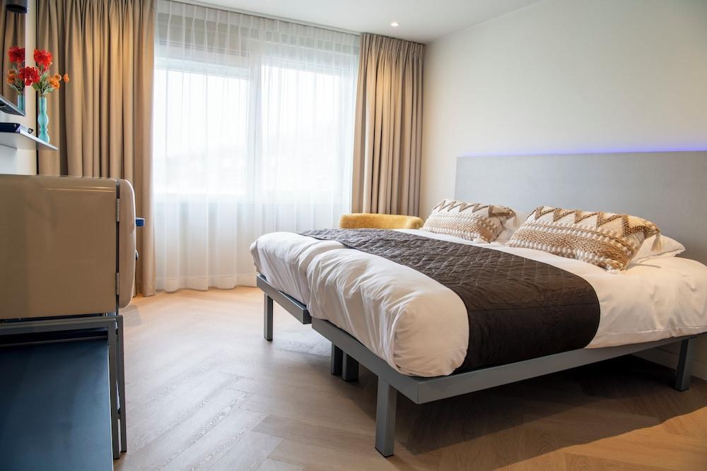 Boutique Hotel Herbergh Amsterdam Airport Room Type - Deluxe Twin Room, 2 Twin Beds