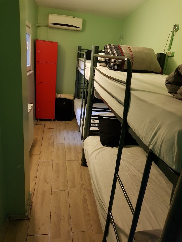Bella Vista Hostel - Tap to explore photos