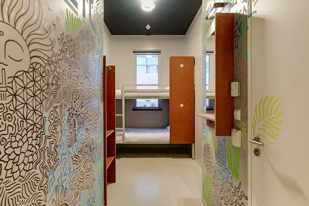 ClinkNOORD - Hostel Room Type - Standard Twin Room, Private Bathroom