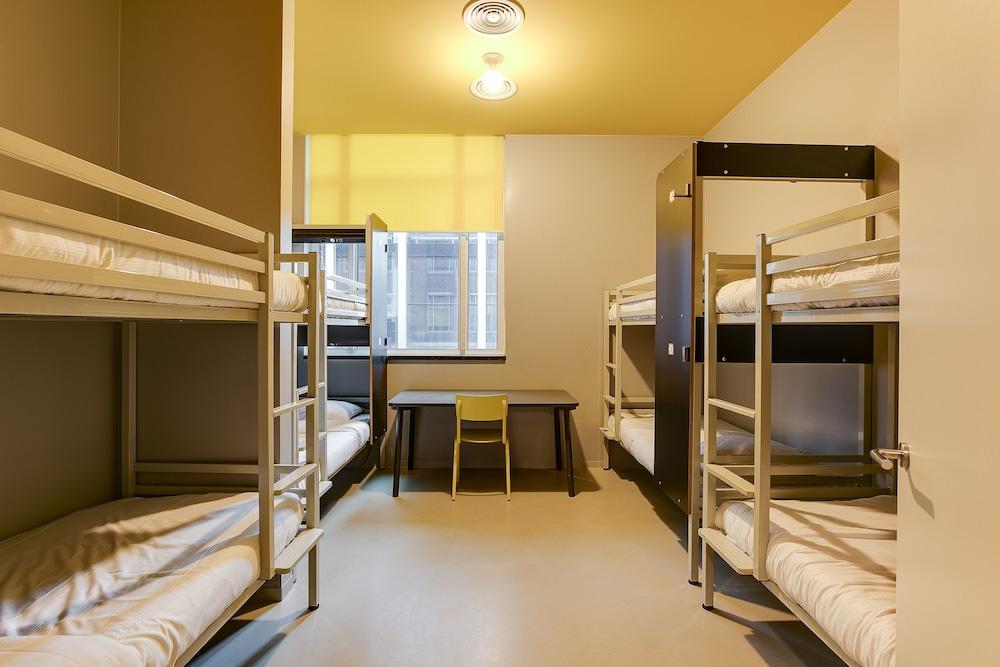 ClinkNOORD - Hostel Room Type - Bed in 8-bed Mixed Dorm, Private Bathroom
