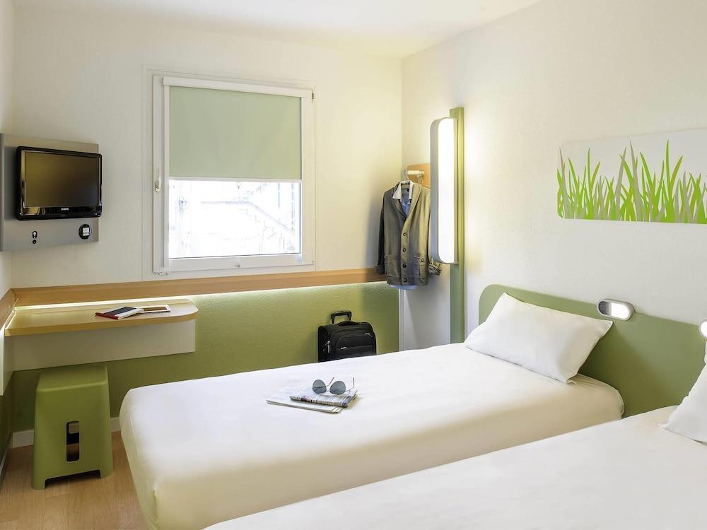 ibis budget London Hounslow Room Type - TWIN - Room with twin beds