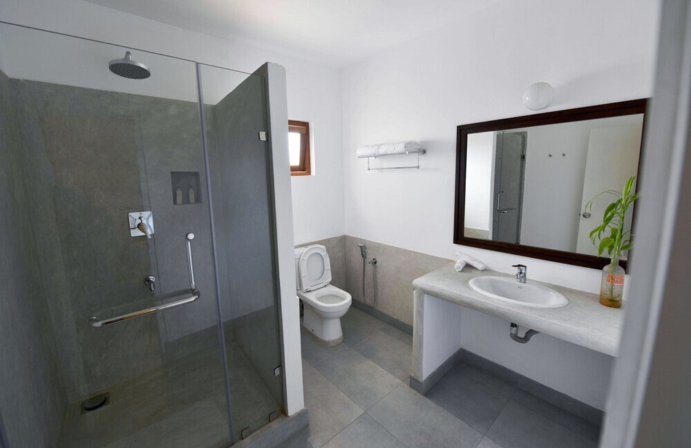 Drift BnB - Tap to explore photos