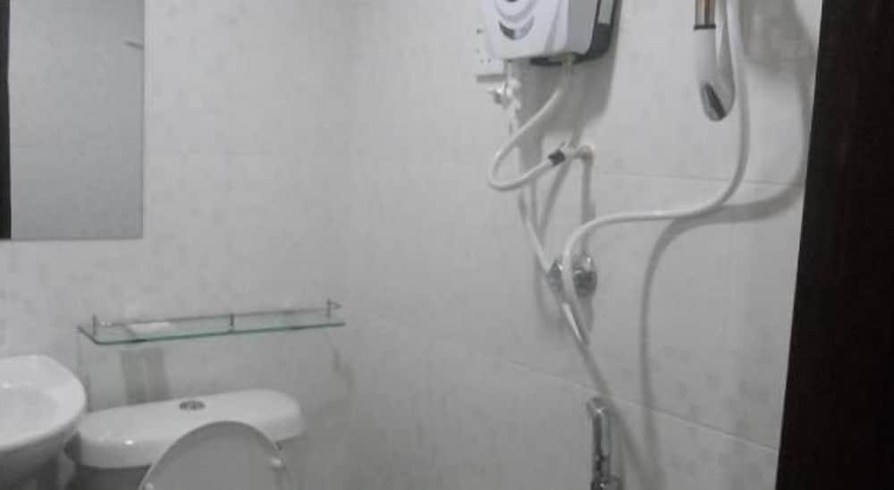 ABS Bintang Guest House - Tap to explore photos