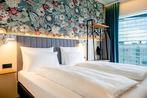 Motel One Amsterdam - Tap to explore photos