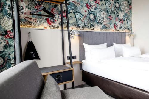 Motel One Amsterdam Room Type - Superior Double Room