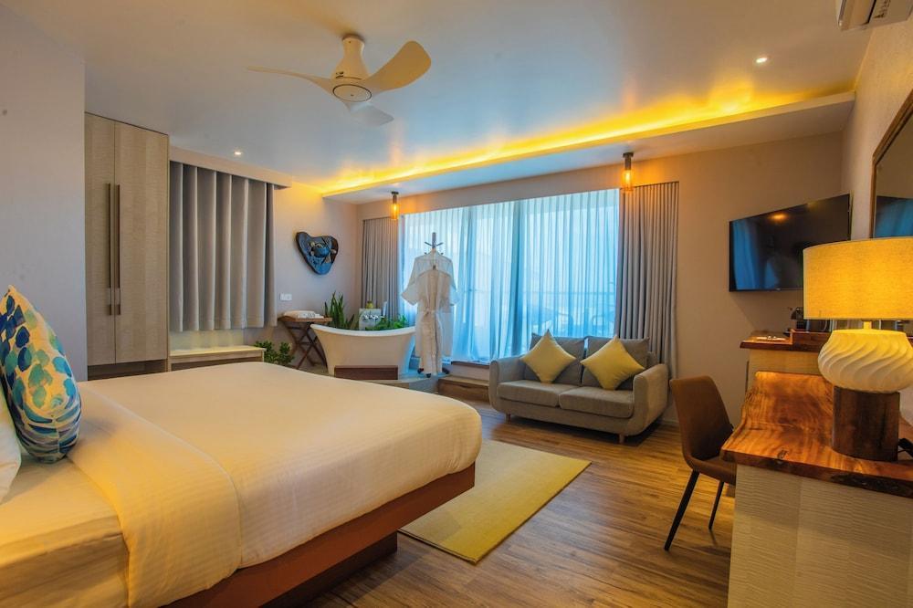 Coconut Tree Hulhuvilla Beach Room Type - Coco Seaview Suite