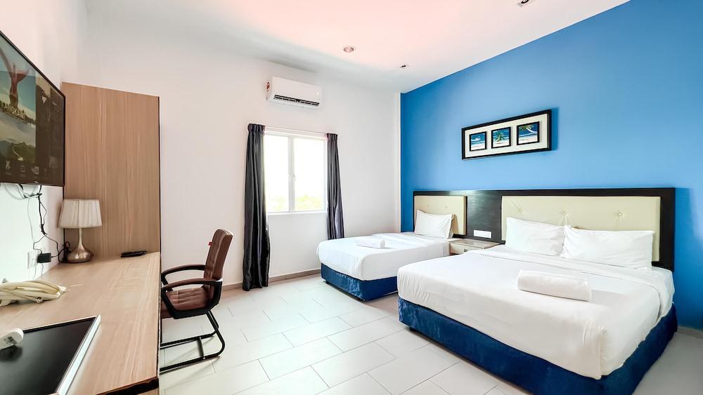 Royal Agate Beach Resort Langkawi Room Type - DELUXE FAMILY Royal Agate Beach Resort Langkawi Room Type - DELUXE FAMILY