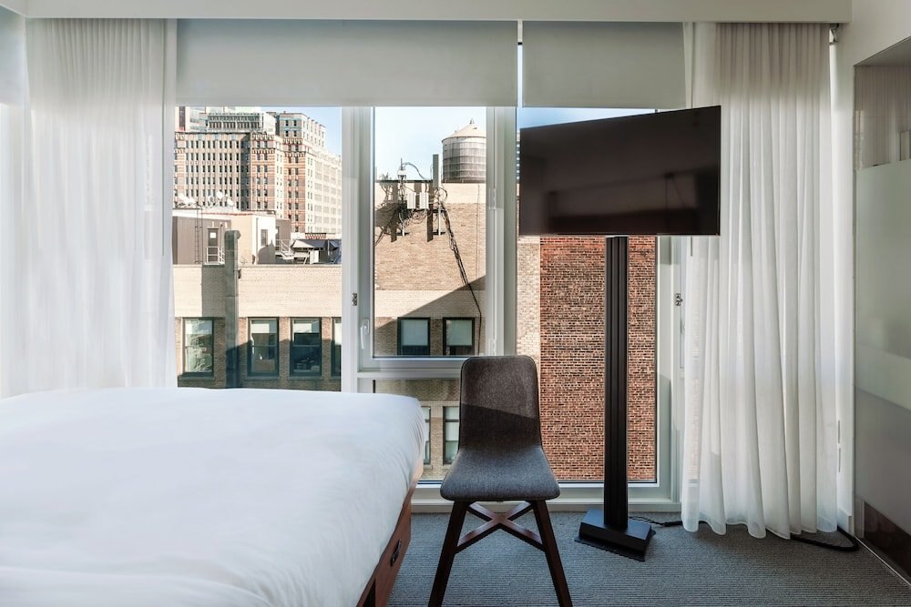 Arlo NoMad Room Type - Essential King