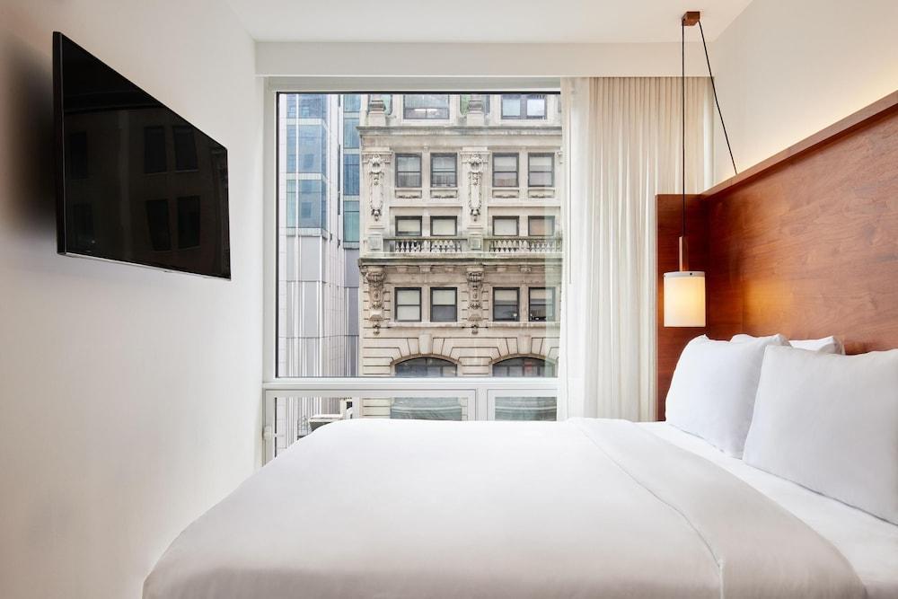 Arlo NoMad Room Type - Essential Queen
