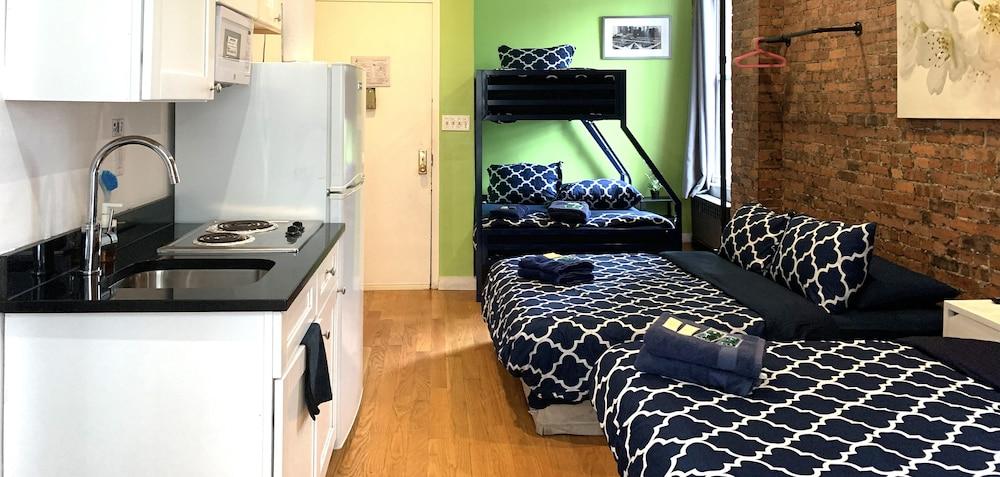NYC Empire Apartments Room Type - Big Exterior Studio #10 NYC Empire Apartments Room Type - Big Exterior Studio #10