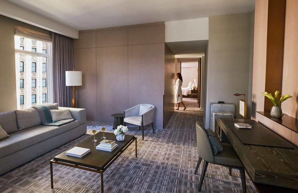 Four Seasons Hotel New York Downtown Room Type - Accessible Liberty Suite Four Seasons Hotel New York Downtown Room Type - Accessible Liberty Suite