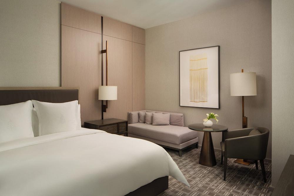 Four Seasons Hotel New York Downtown Room Type - SoHo Premier King