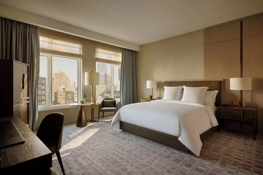 Four Seasons Hotel New York Downtown Room Type - Accessible Manhattan Room with King Bed Four Seasons Hotel New York Downtown Room Type - Accessible Manhattan Room with King Bed