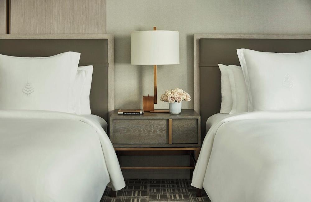 Four Seasons Hotel New York Downtown Room Type - SoHo Premier Double