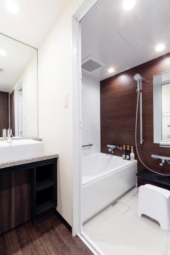 Hotel Mystays Premier Akasaka Room Type - Superior Twin(Nonsmoking) 2 beds (43 in×75 in) Hotel Mystays Premier Akasaka Room Type - Superior Twin(Nonsmoking) 2 beds (43 in×75 in)