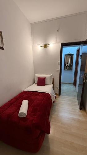 Two Ducks Hostel Room Type - Single Room with Shared Shower and Toilet