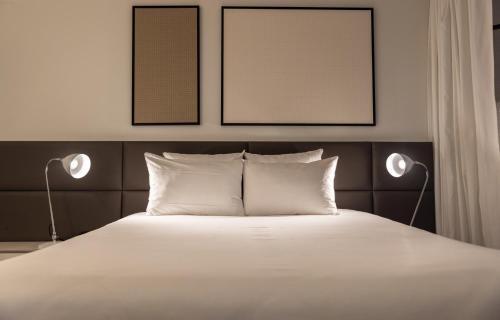 Novotel Suites Paris Expo Porte de Versailles - Tap to explore photos