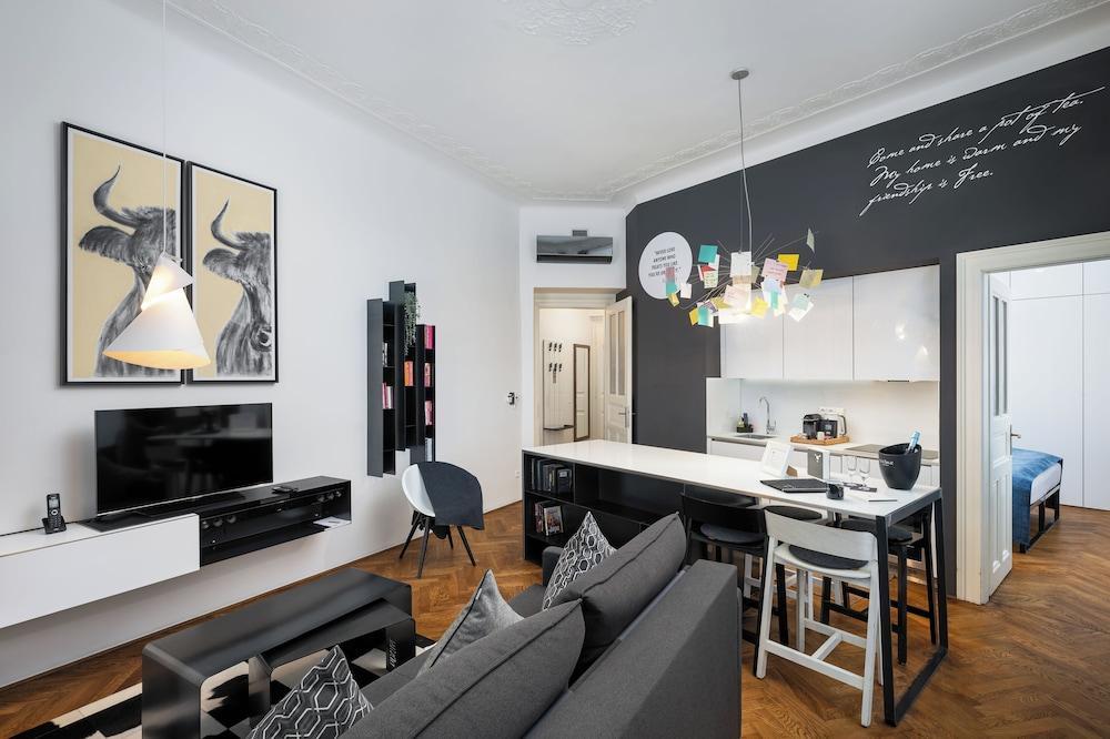 MOOo Downtown Room Type - Apartment, 1 Bedroom