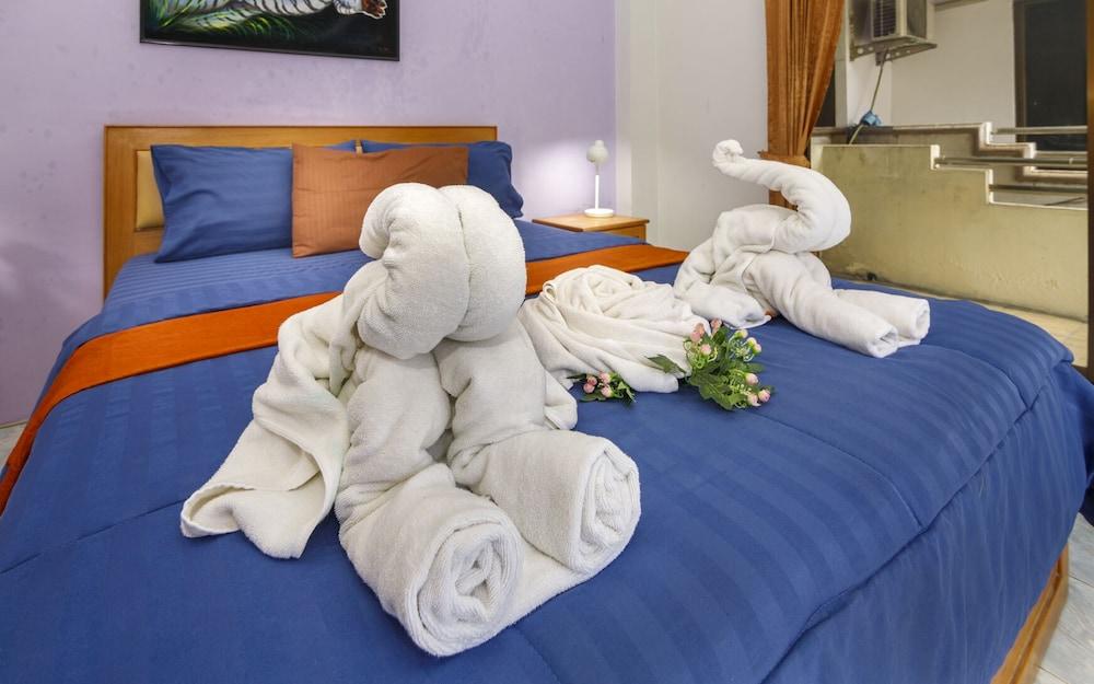 Travellers Rest Hotel Room Type - Large Deluxe with Balcony