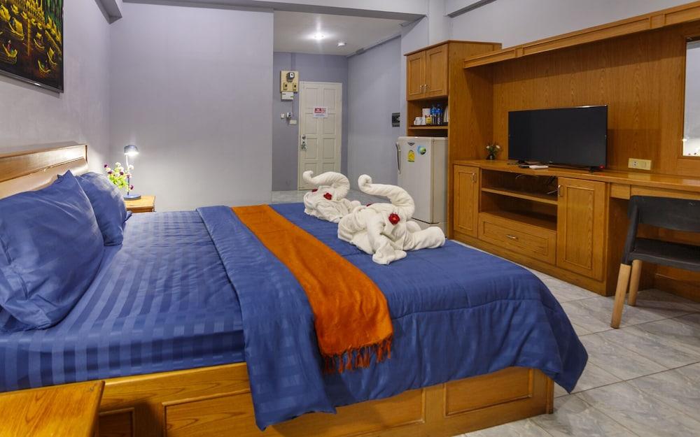Travellers Rest Hotel Room Type - Premium Deluxe with Balcony