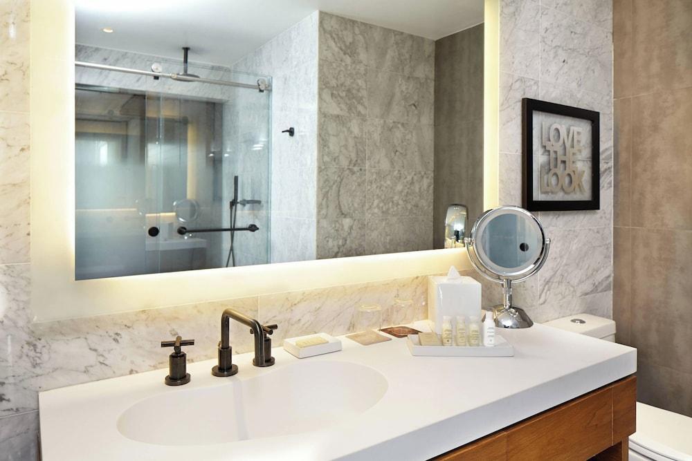 Renaissance New York Midtown Hotel by Marriott Room Type - Room, 2 Queen Beds, City View