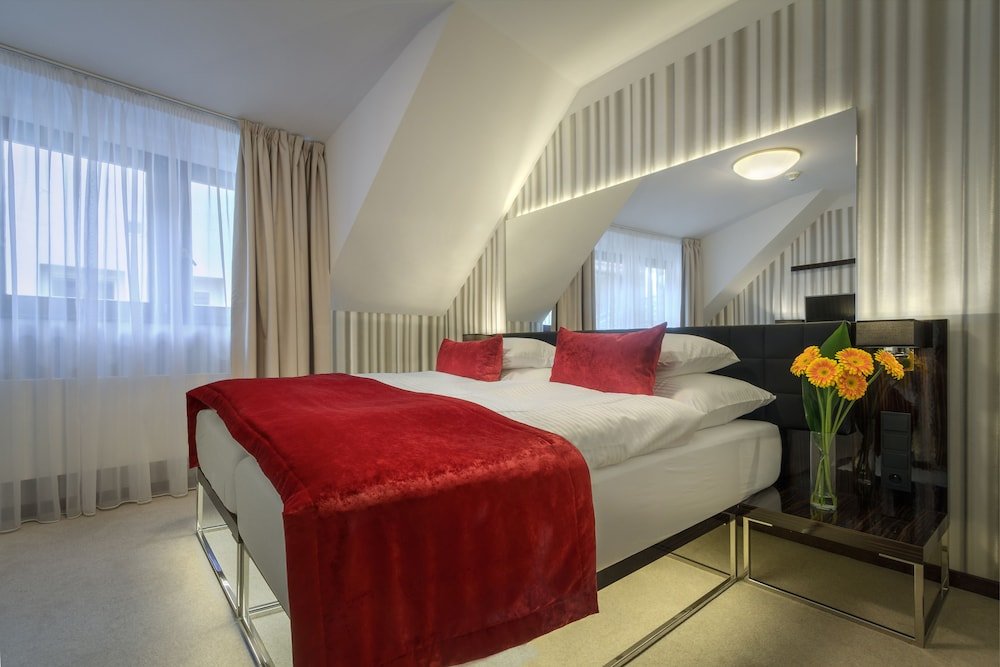 Clementin Room Type - Standard Double Room