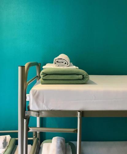 Plug inn Montmartre by Hiphophostels Room Type - Triple Room