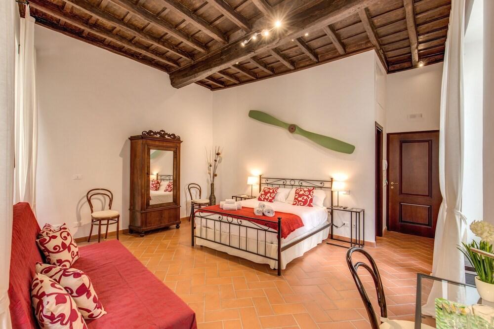 Piccolo Trevi Suites Room Type - Deluxe Quadruple Room