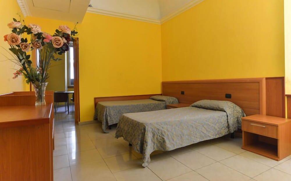 Hotel Beauty Room Type - Double Room, Shared Bathroom