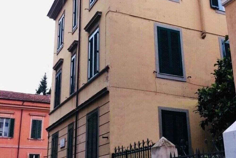 Imperia Suite - Tap to explore photos