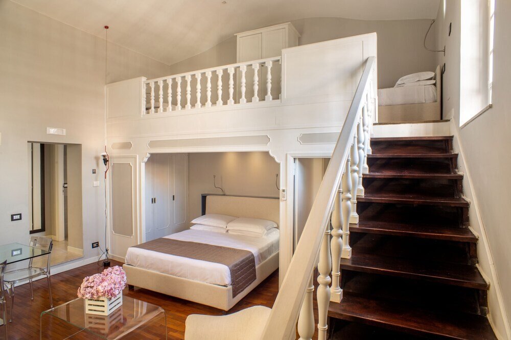 Les Fleurs Luxury House Room Type - Studio, Annex Building (su 2 livelli, Via Frattina 17)