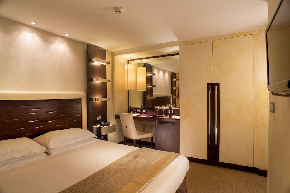 Les Fleurs Luxury House Room Type - Standard Double Room, 1 Double Bed