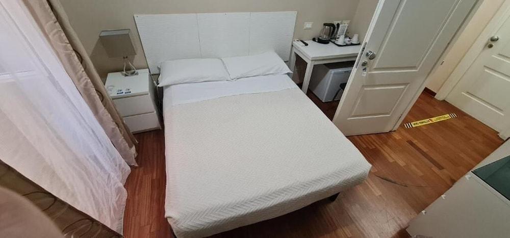 hotel martino ai monti Room Type - Economy Room, 1 Large Twin Bed