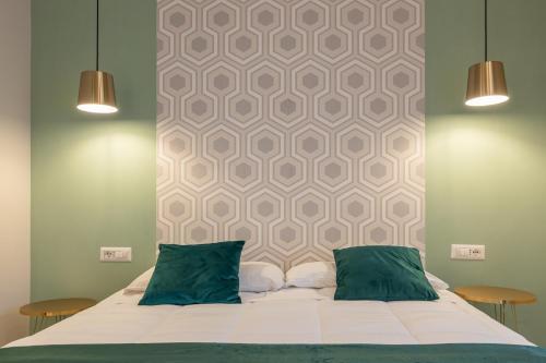 New Morpheus Rooms - Tap to explore photos