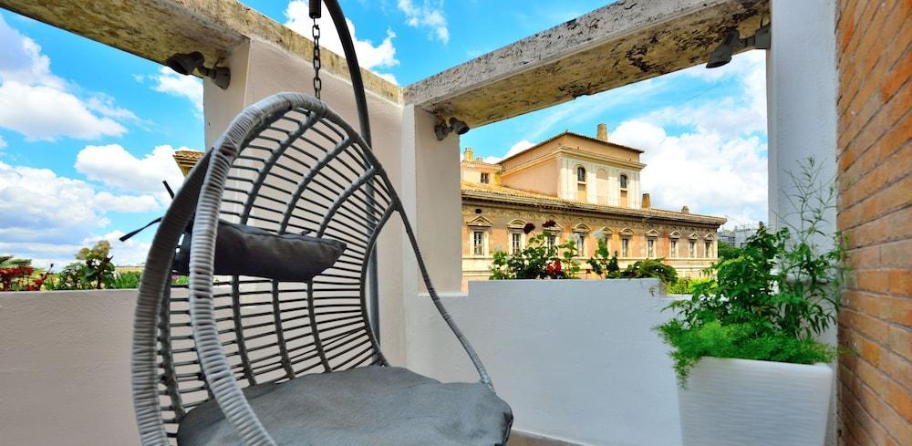 Terrazza Marco Antonio Luxury Suite Rome - Tap to explore photos