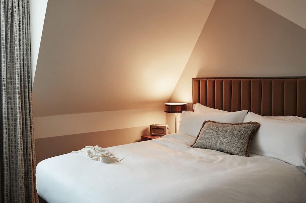 The Hoxton, Holborn - Tap to explore photos