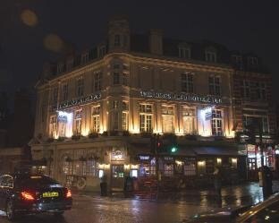The Kings Head Hotel - Tap to explore photos