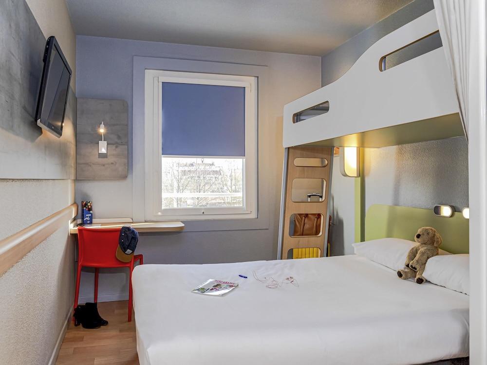 ibis budget Paris Porte de Vanves Room Type - Standard Queen Room with Bunk Bed