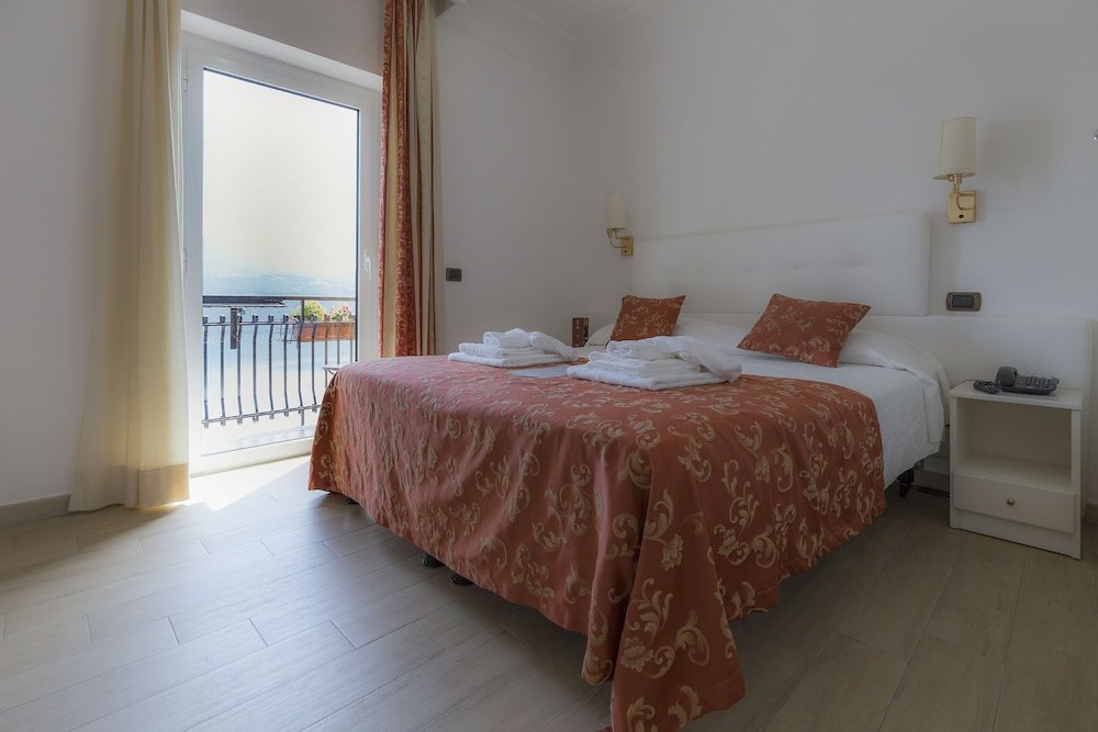 Hotel Castelgandolfo Room Type - Superior Double Room, Lake View