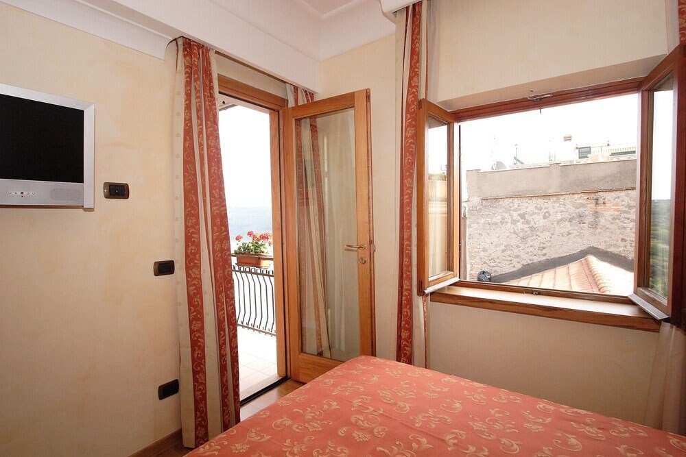 Hotel Castelgandolfo Room Type - Double Room, Lake View