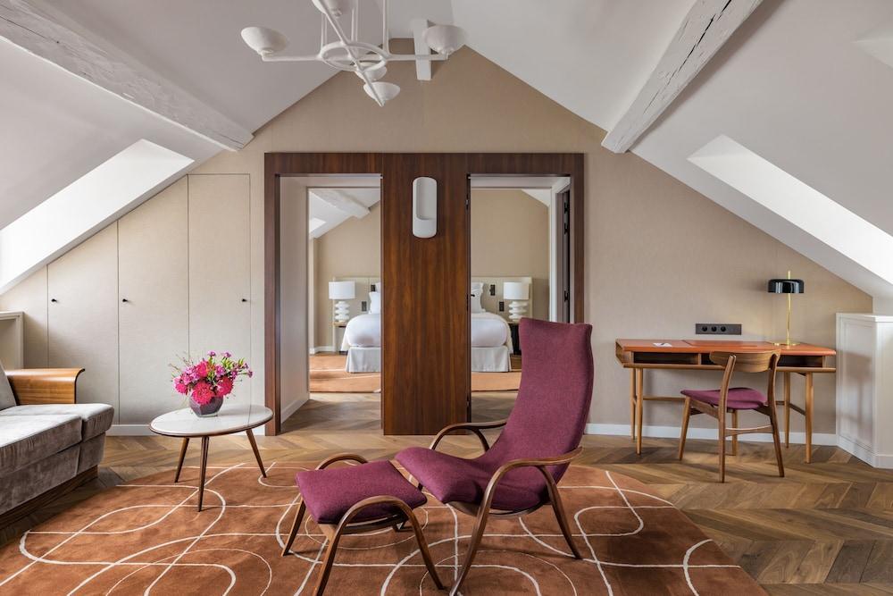 Pavillon Faubourg Saint-Germain & Spa Room Type - Signature Suite (James Joyce) Pavillon Faubourg Saint-Germain & Spa Room Type - Signature Suite (James Joyce)
