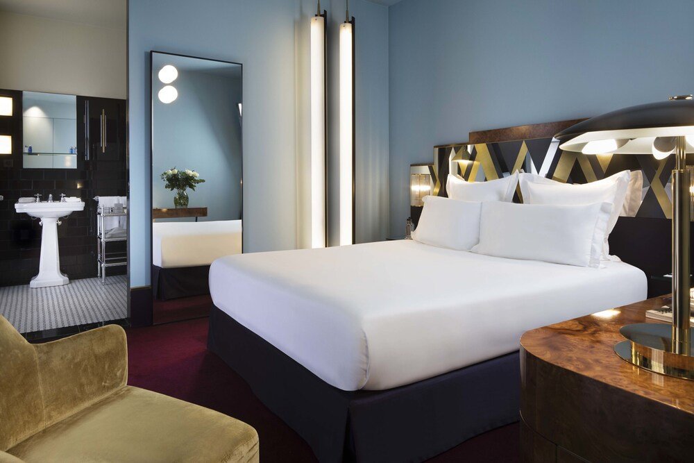Hotel Saint-Marc Room Type - Superior Room, free access to Spa upon request