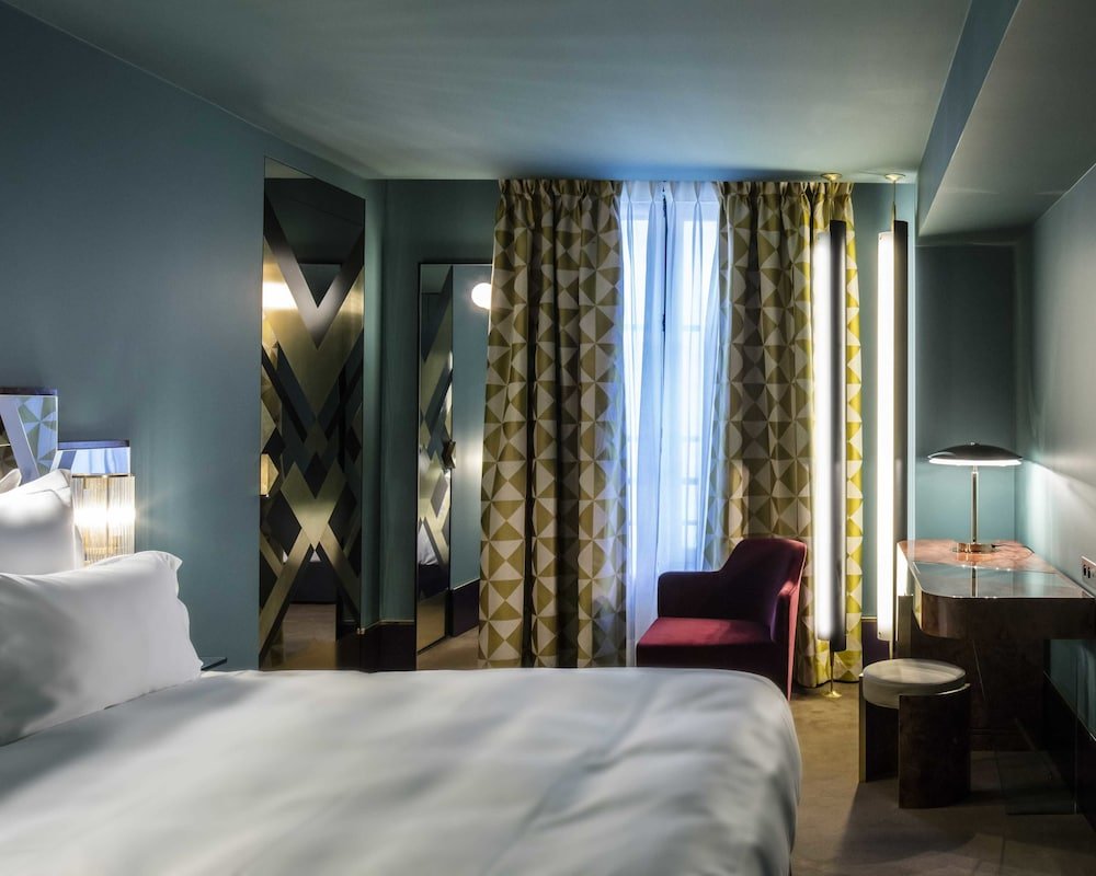 Hotel Saint-Marc Room Type - Executive Room, free access to Spa upon request