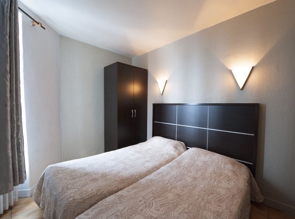 Hôtel Du Globe 18 Room Type - Twin Room