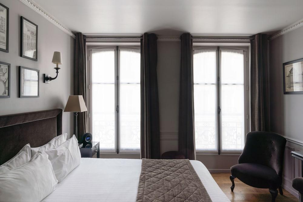 Hotel Saint Louis Pigalle Room Type - Deluxe Balcony with Eiffel Tower View