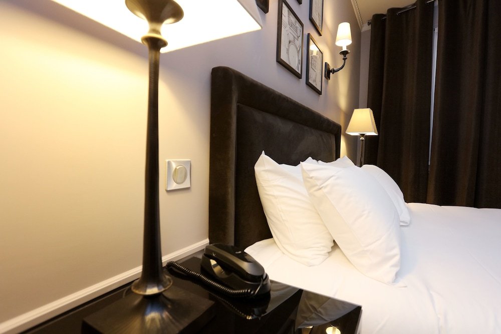 Hotel Saint Louis Pigalle Room Type - Double Superior Accessible room