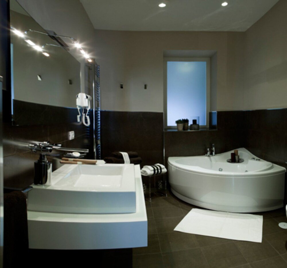 Cardilli Luxury Rooms - Tap to explore photos